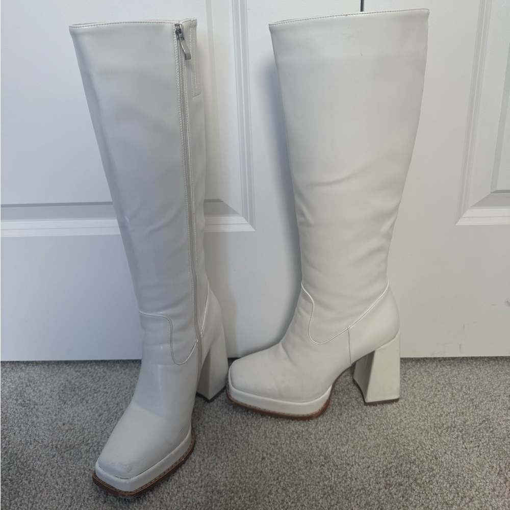 White Knee-High Block Heel Boots | Boutique | US 6
